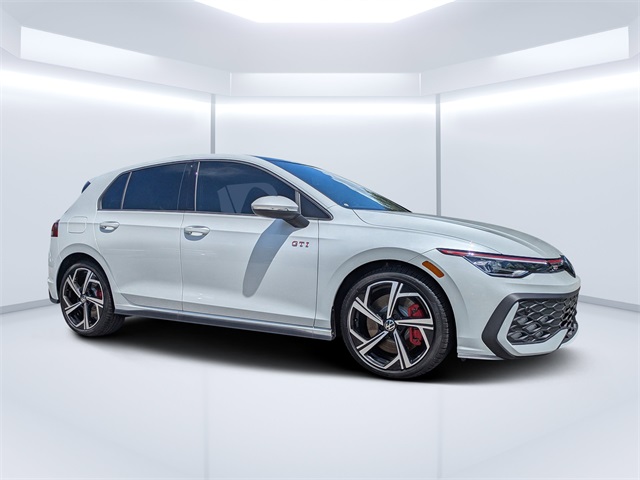 2025 Volkswagen Golf GTI SE's photo