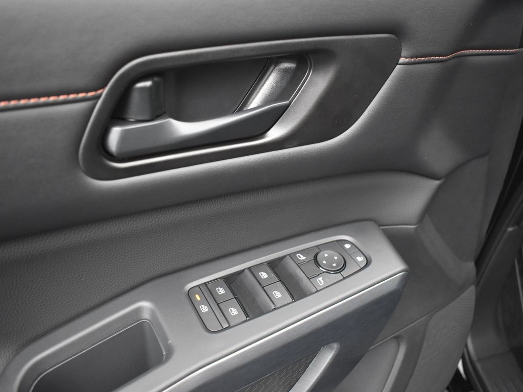2025 Nissan Pathfinder Rock Creek photo 26