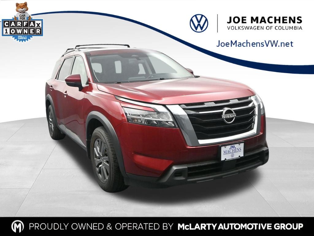 2022 Nissan Pathfinder SV's photo