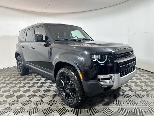 2025 Land Rover Defender 110 S photo 2