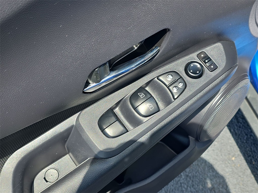 2024 Nissan Kicks SV photo 19