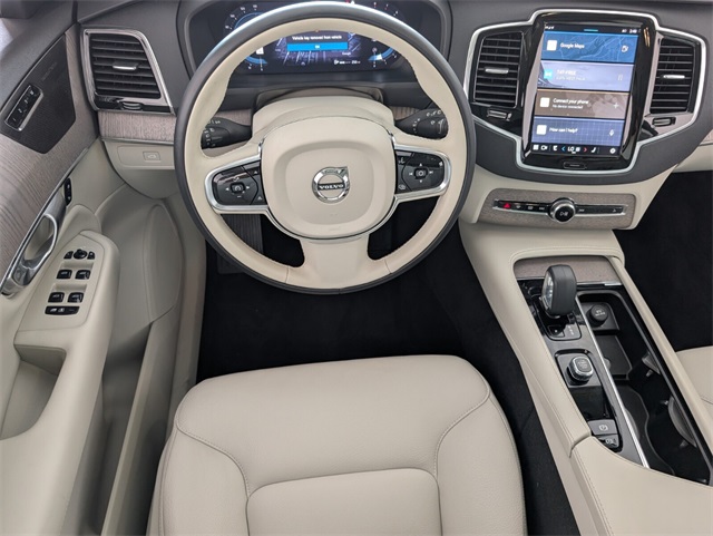 2024 Volvo XC90 B5 Plus photo 8