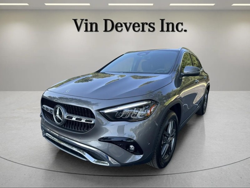 2025 Mercedes Benz GLA 250 4MATIC photo 3