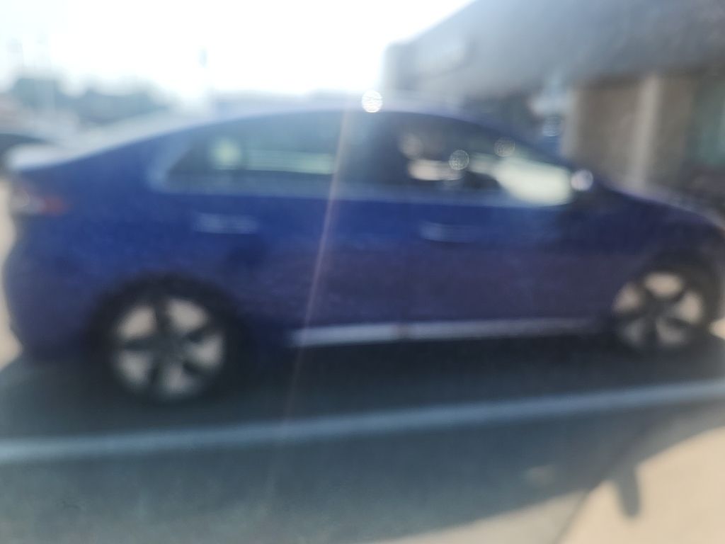 2021 Hyundai Ioniq Limited photo 3