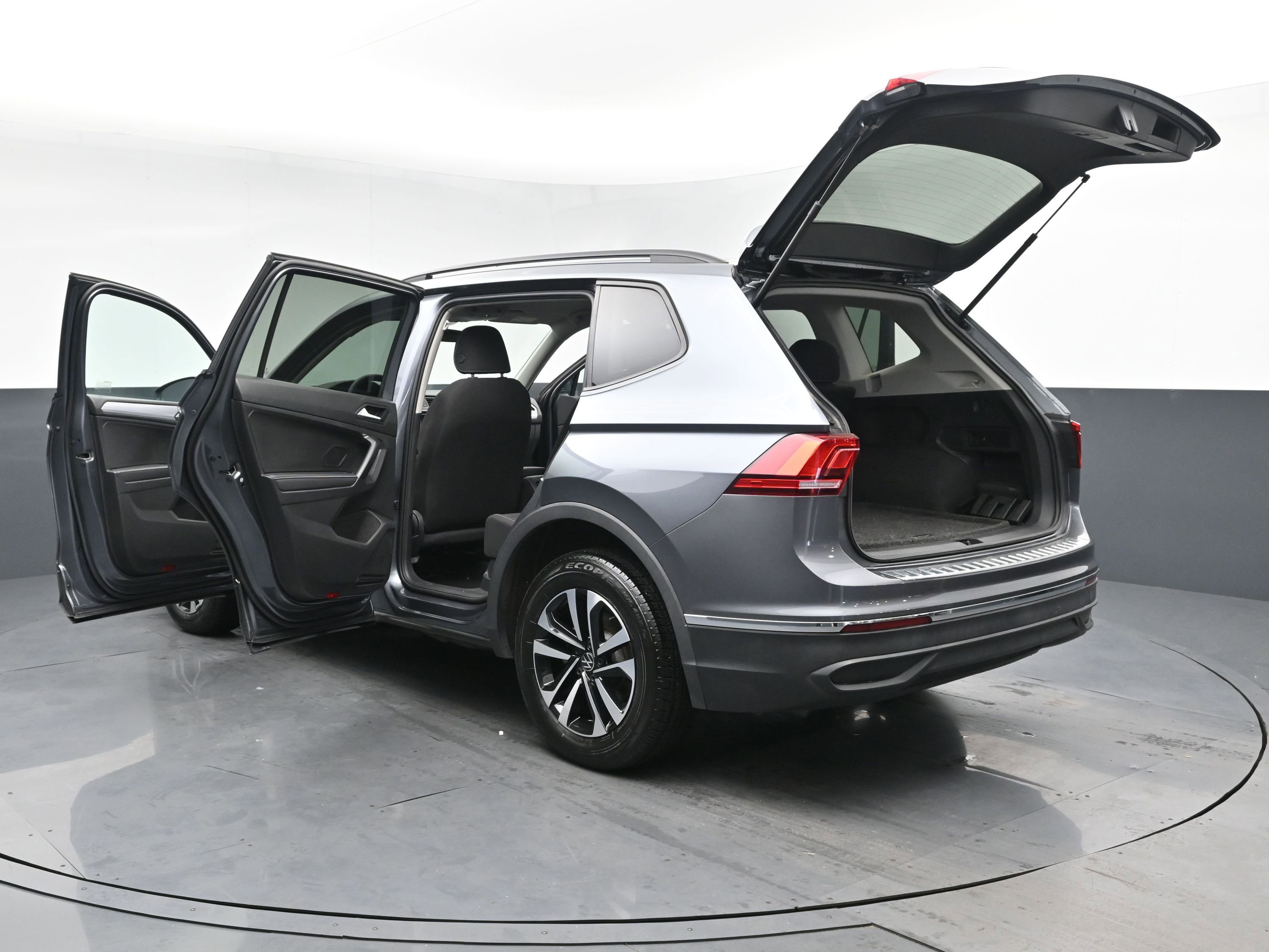 2023 Volkswagen Tiguan S photo 29
