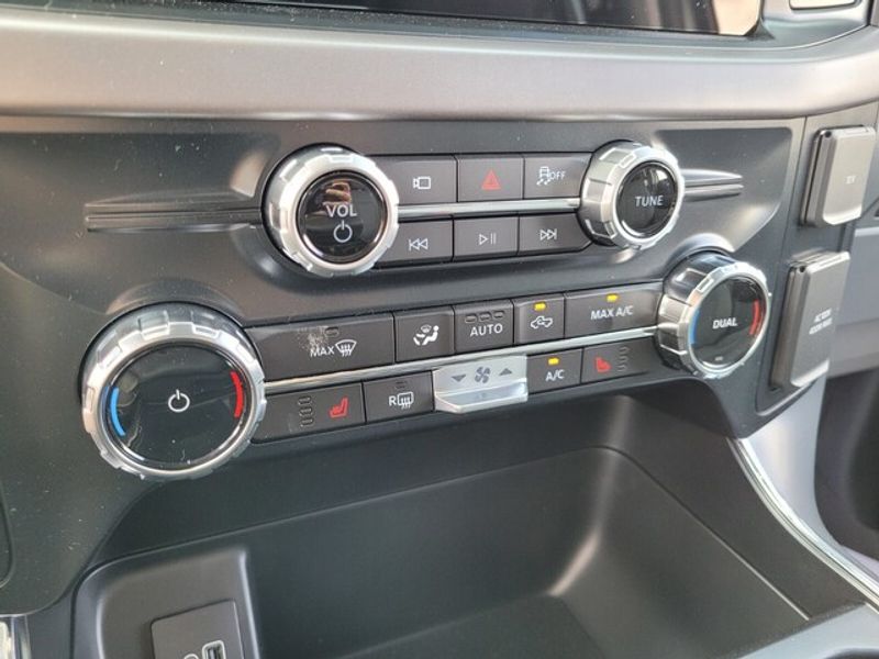 2025 Ford F-150 XLT photo 17