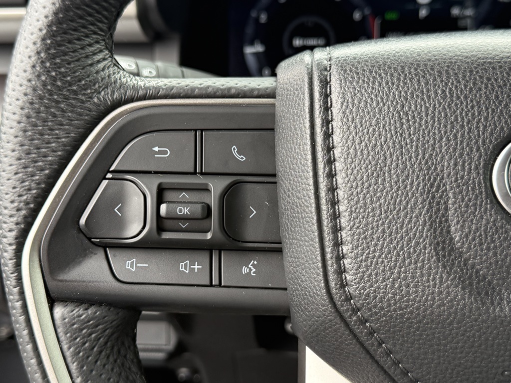 2024 Toyota Tacoma TRD Off-Road photo 19