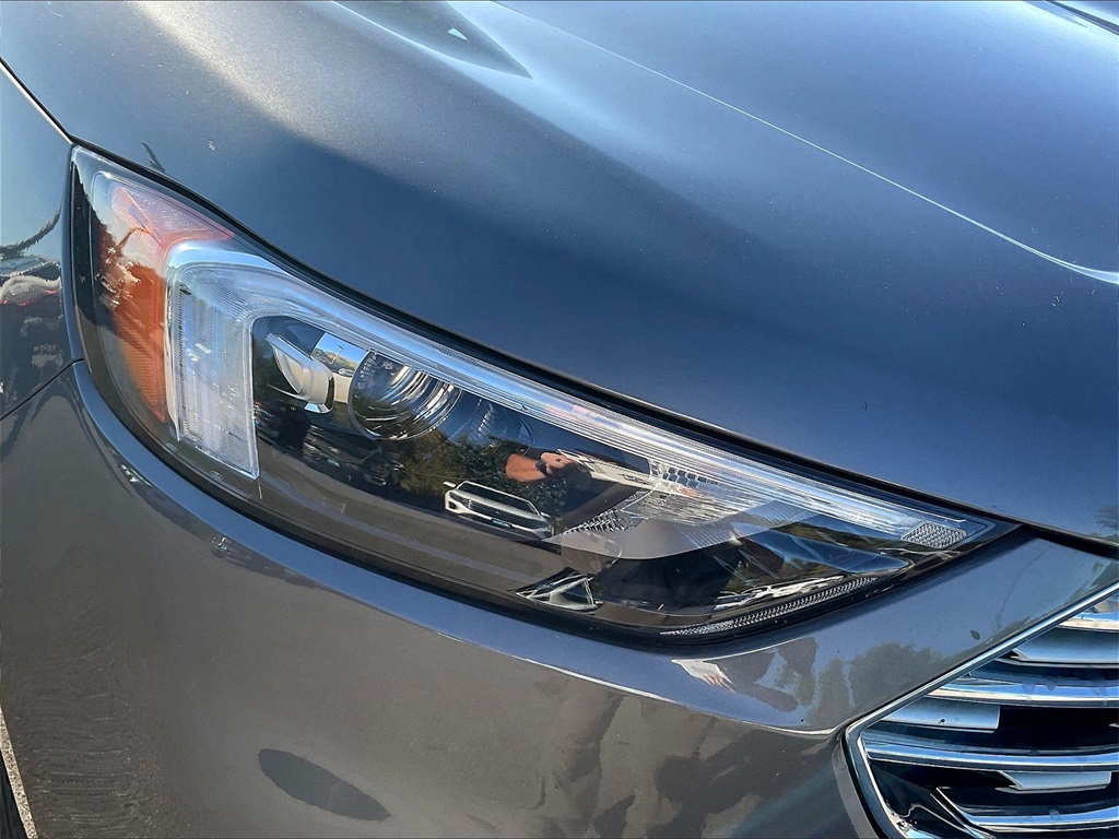 2022 Ford Edge SEL photo 28