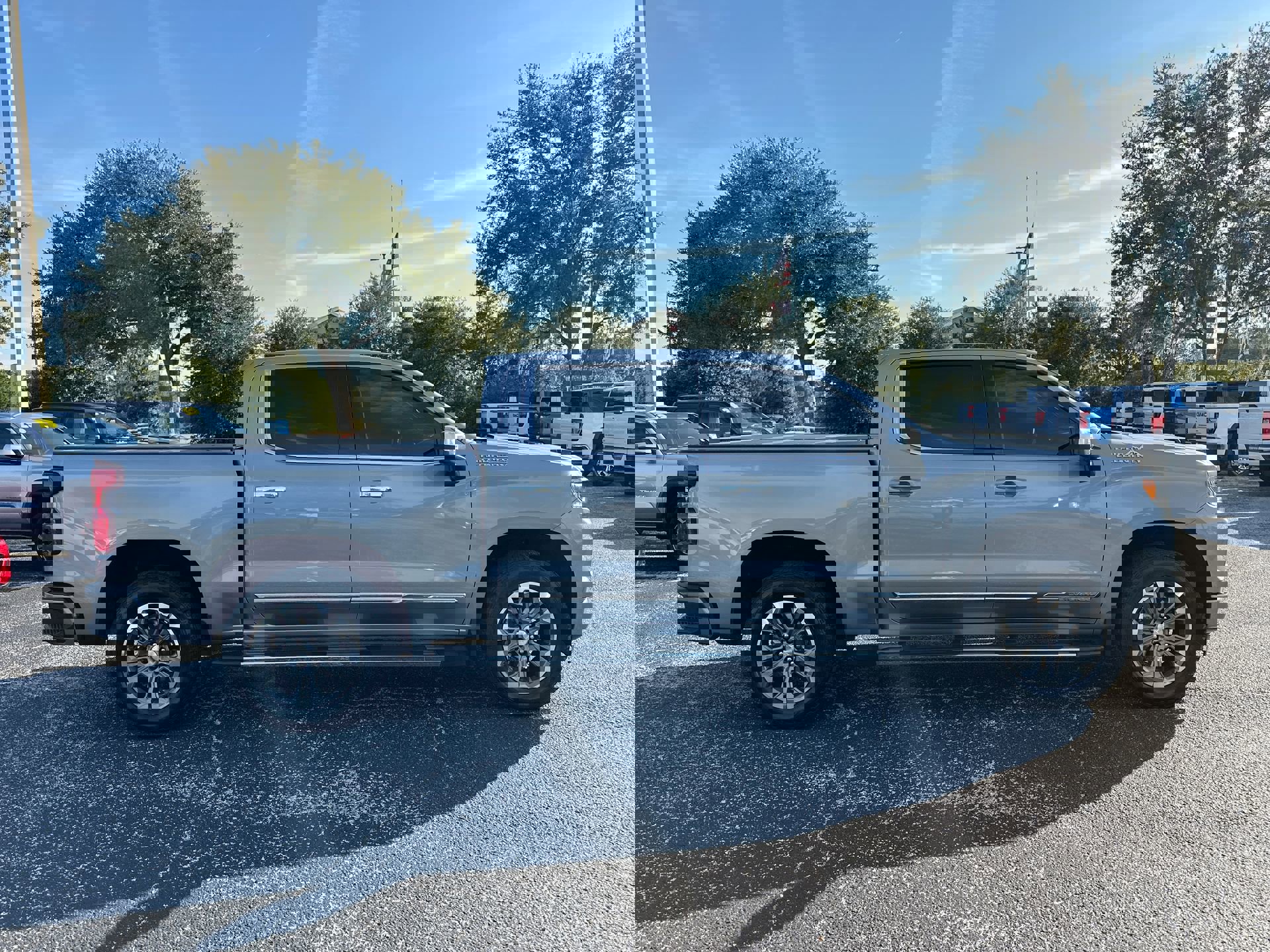 2024 Chevrolet Silverado 1500 High Country photo 3