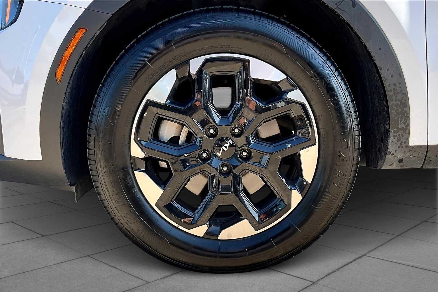 2024 Kia Sorento S photo 9