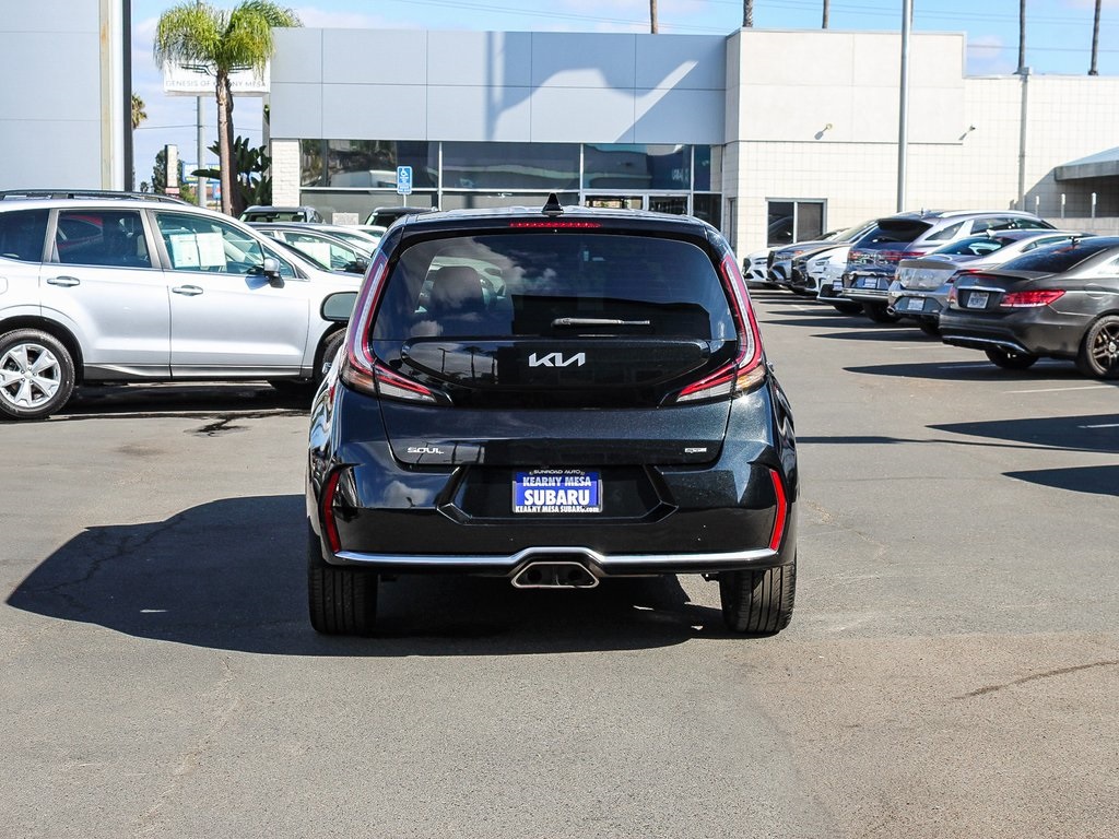 2023 Kia Soul GT-Line photo 2