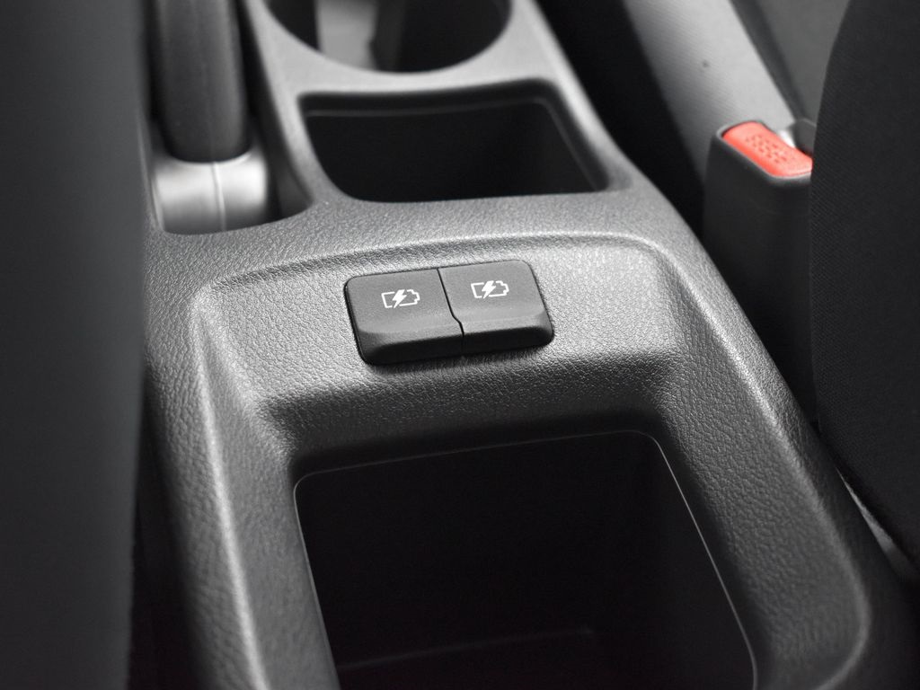 2025 Nissan Versa 1.6 S photo 11