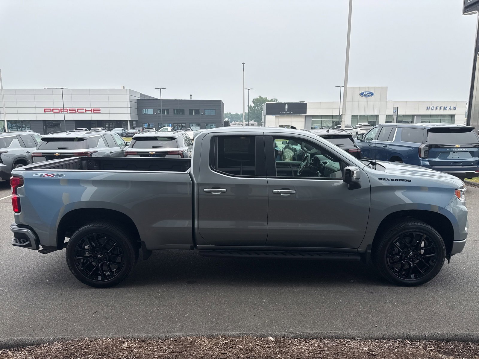 2026 Chevrolet Silverado 1500 RST photo 2