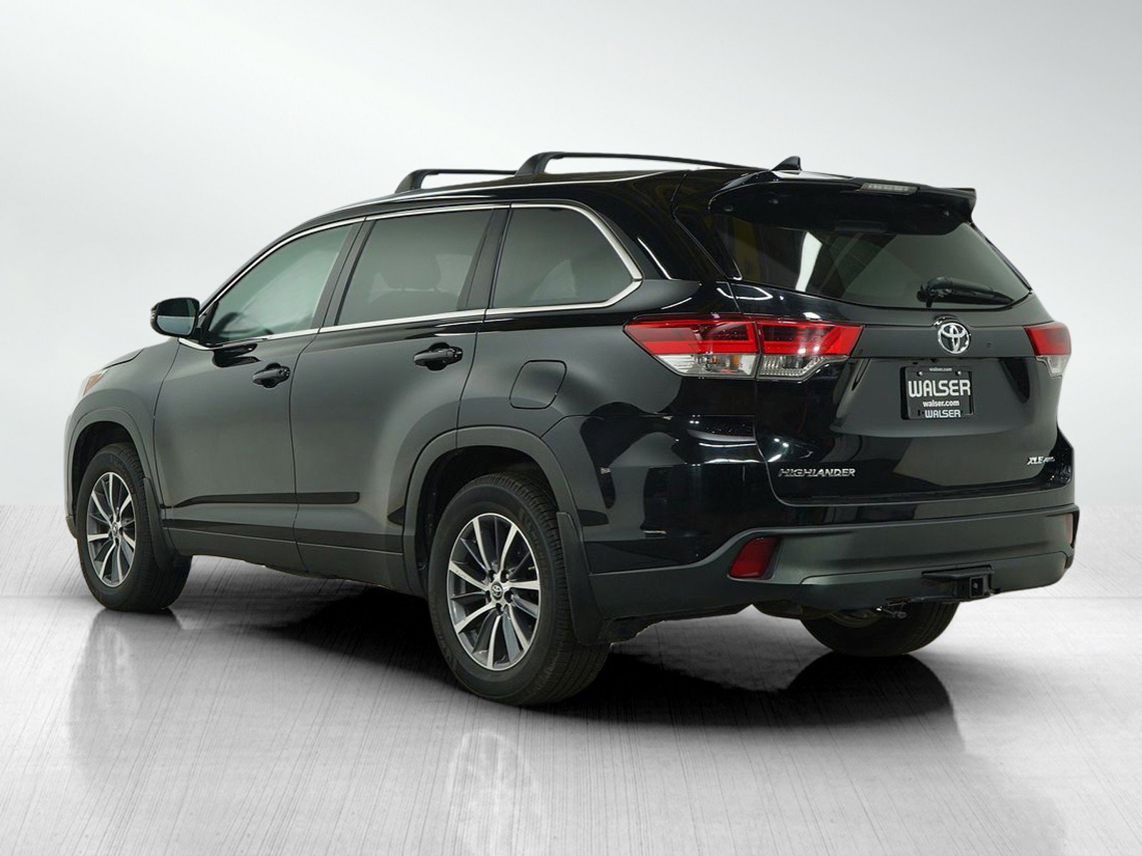 2019 Toyota Highlander XLE photo 3