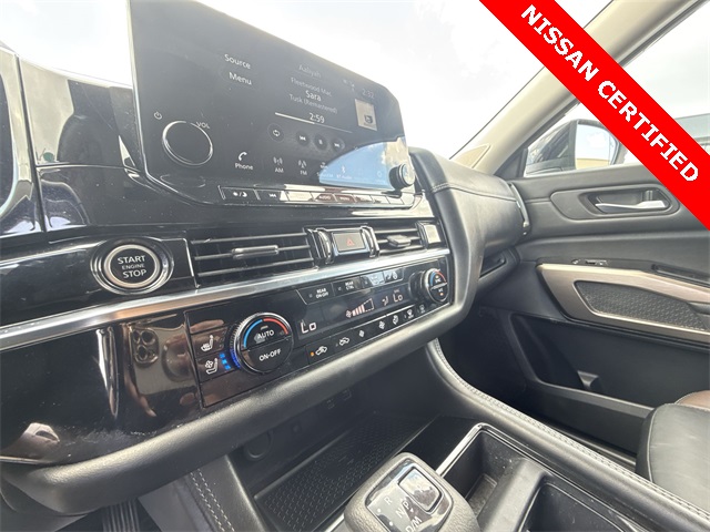 2023 Nissan Pathfinder Platinum photo 18