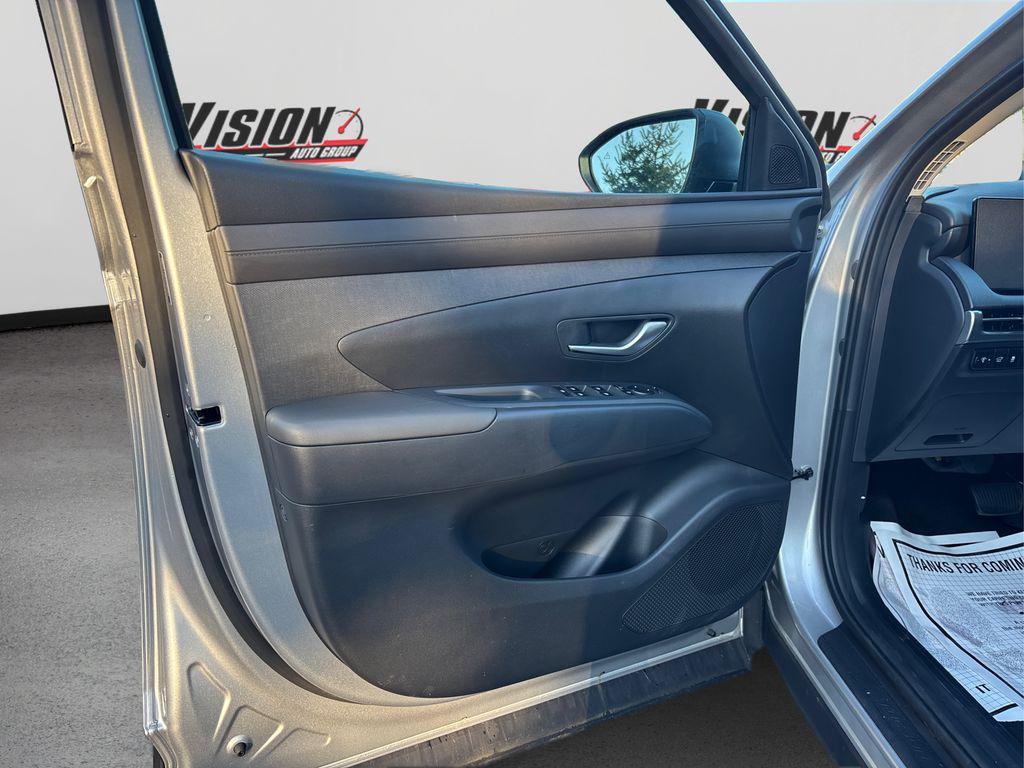 2025 Hyundai Tucson SEL Convenience photo 16