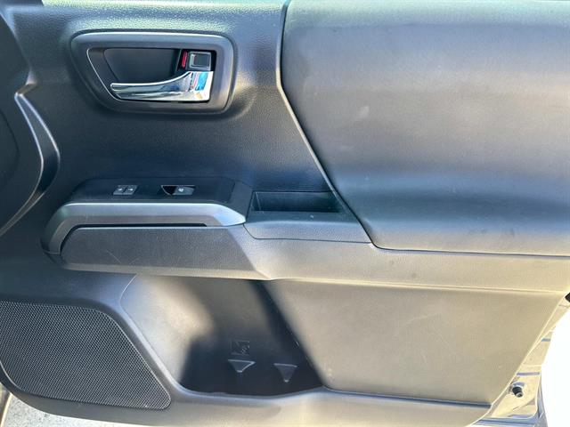 2020 Toyota Tacoma SR V6 photo 20