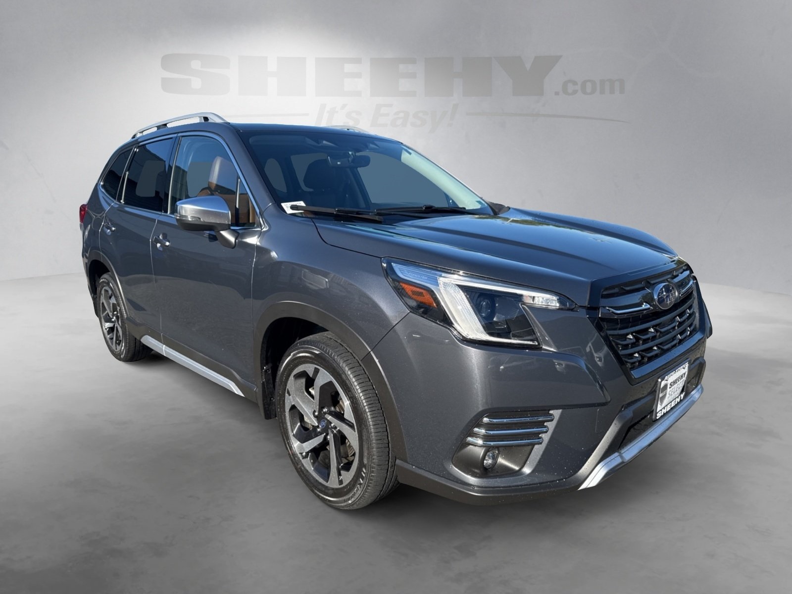2022 Subaru Forester Touring photo 2
