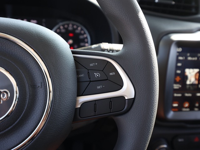 New 2023 Black Clear-Coat Exterior Paint Jeep Latitude image 26