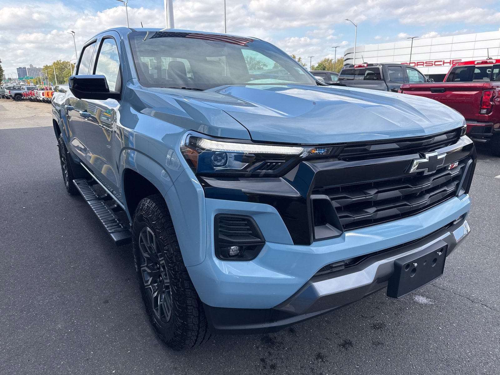2025 Chevrolet Colorado Z71 photo 2