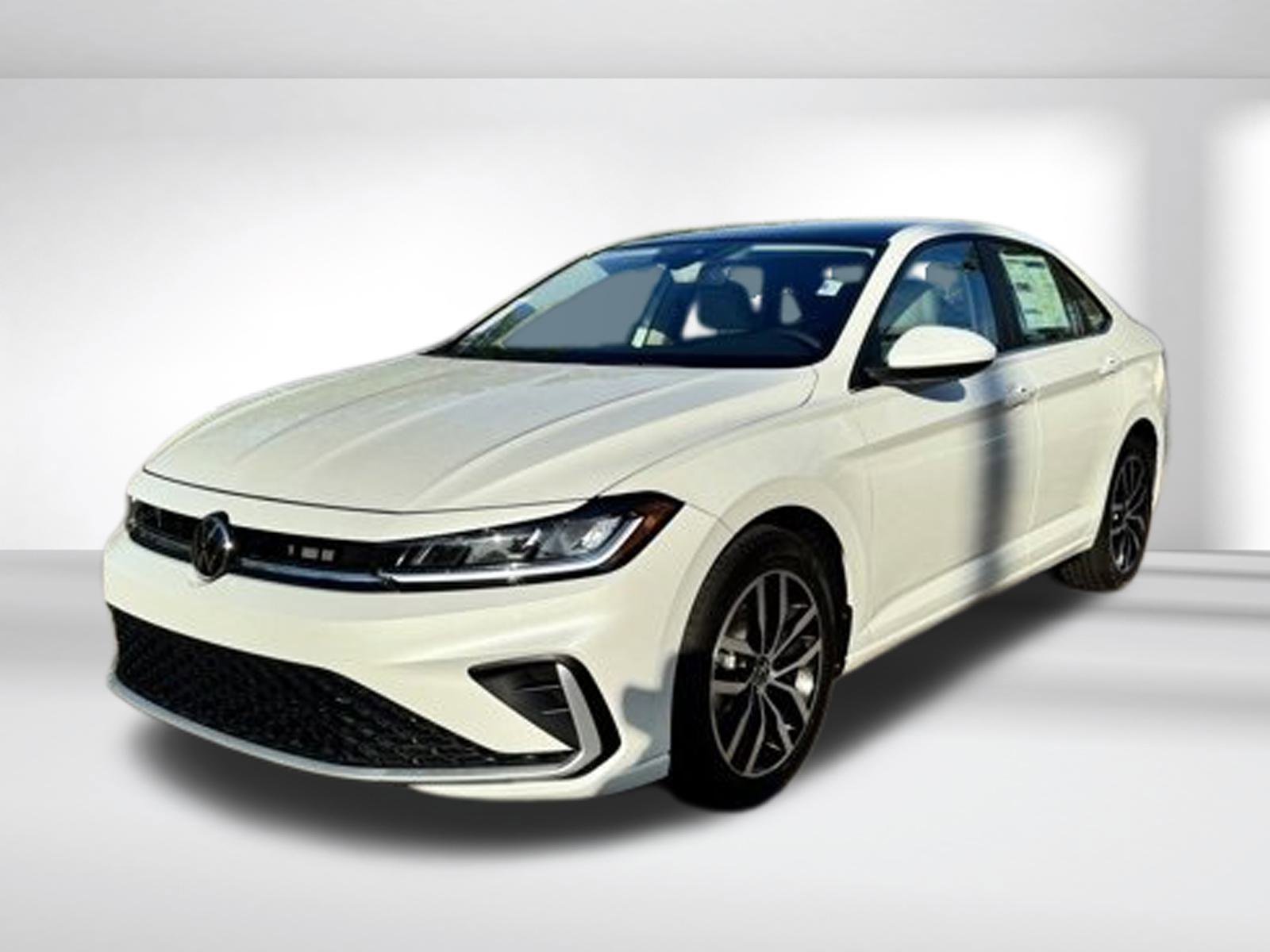 2025 Volkswagen Jetta SE photo 3