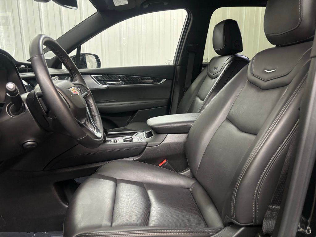2025 Cadillac XT6 Premium Luxury photo 6