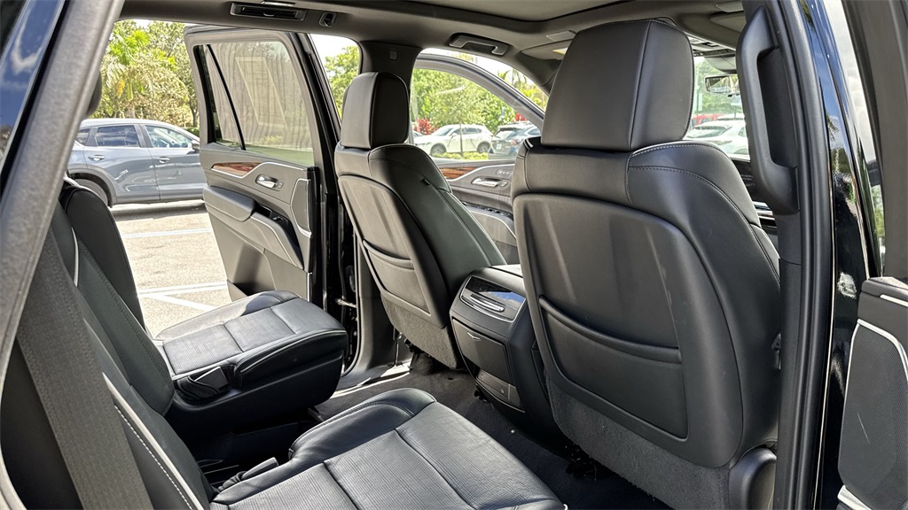 2023 Cadillac Escalade Premium Luxury photo 33