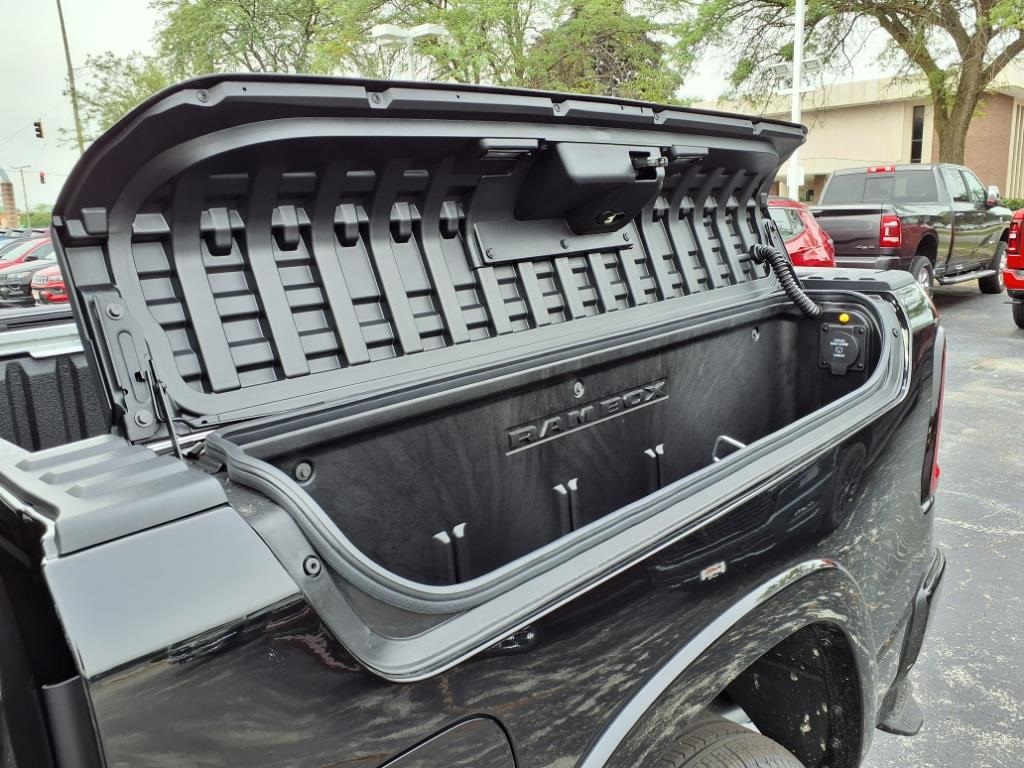 2026 Ram 1500 Laramie photo 2