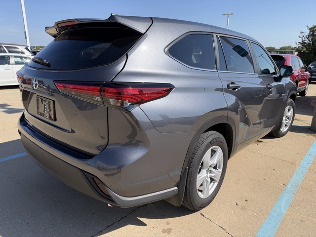 2023 Toyota Highlander L photo 2