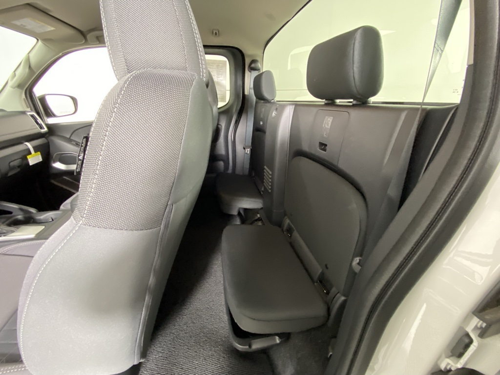 2025 Nissan Frontier SV photo 19