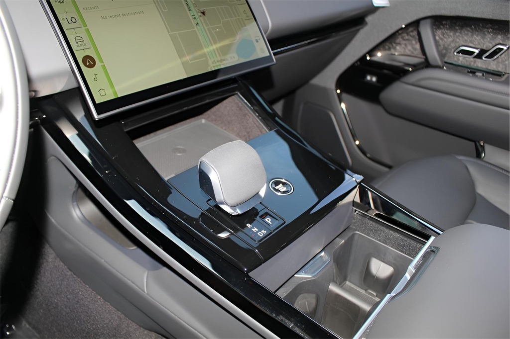 2025 Land Rover Range Rover Sport SE photo 23