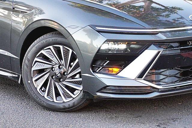 2026 Hyundai Sonata SEL photo 4
