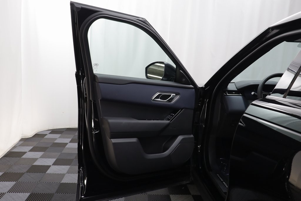 2026 Land Rover Range Rover Velar S photo 4