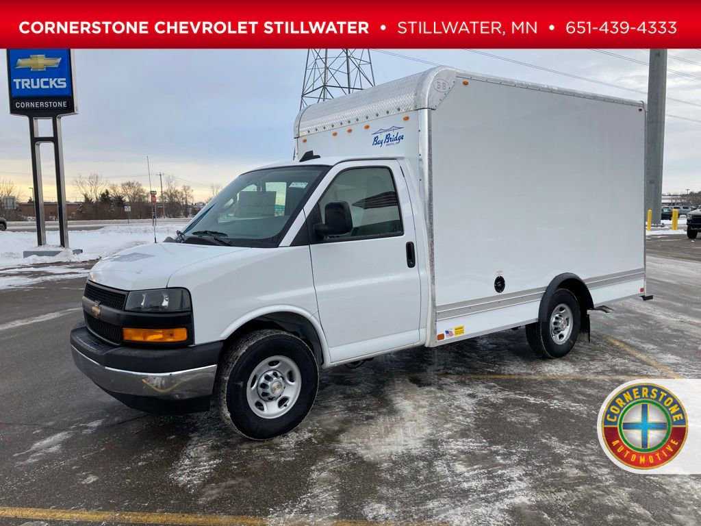 2025 Chevrolet Express Cutaway Base's photo