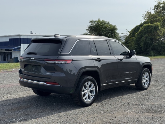 2023 Jeep Grand Cherokee Limited photo 2