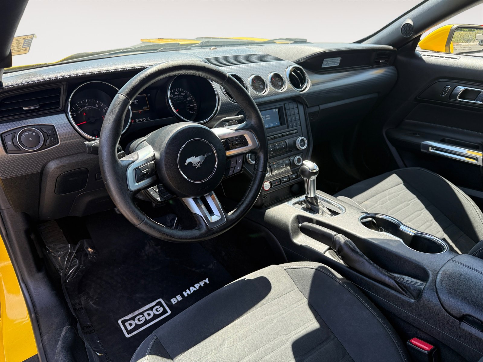 2016 Ford Mustang EcoBoost photo 15