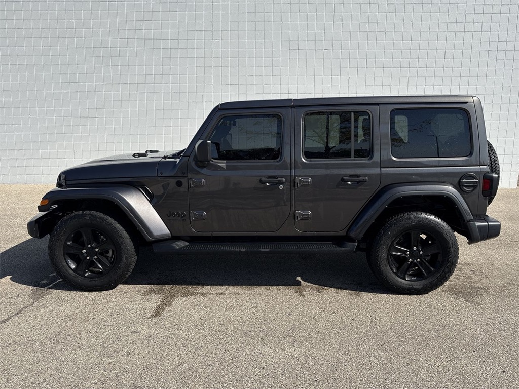 2022 Jeep Wrangler Unlimited Sahara Altitude photo 10