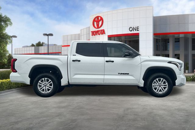 2023 Toyota Tundra SR5 photo 3