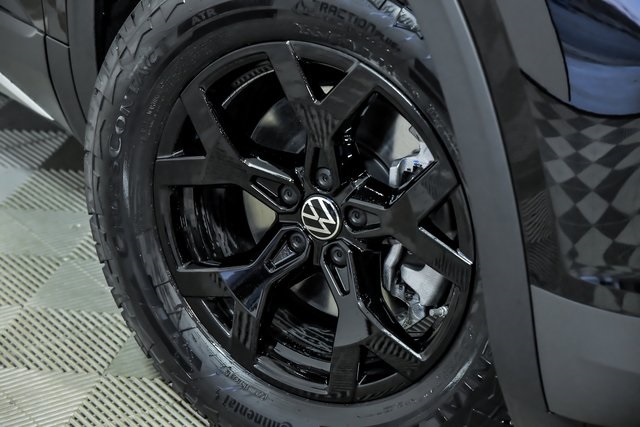 2025 Volkswagen Atlas Peak Edition SE photo 3