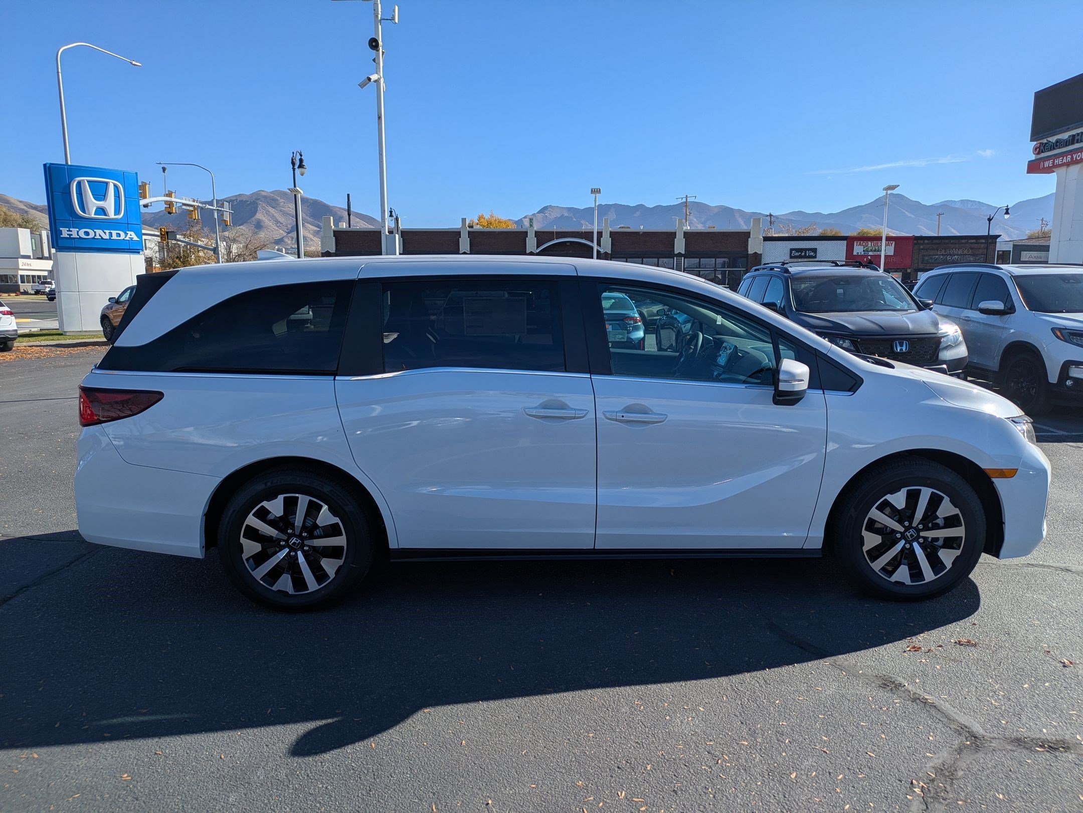 2026 Honda Odyssey EX-L photo 2