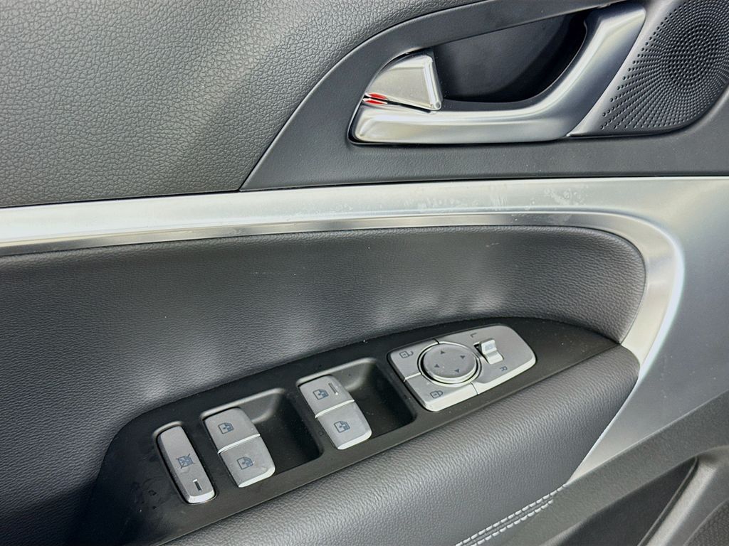 2026 Genesis G70 2.5T AWD photo 17