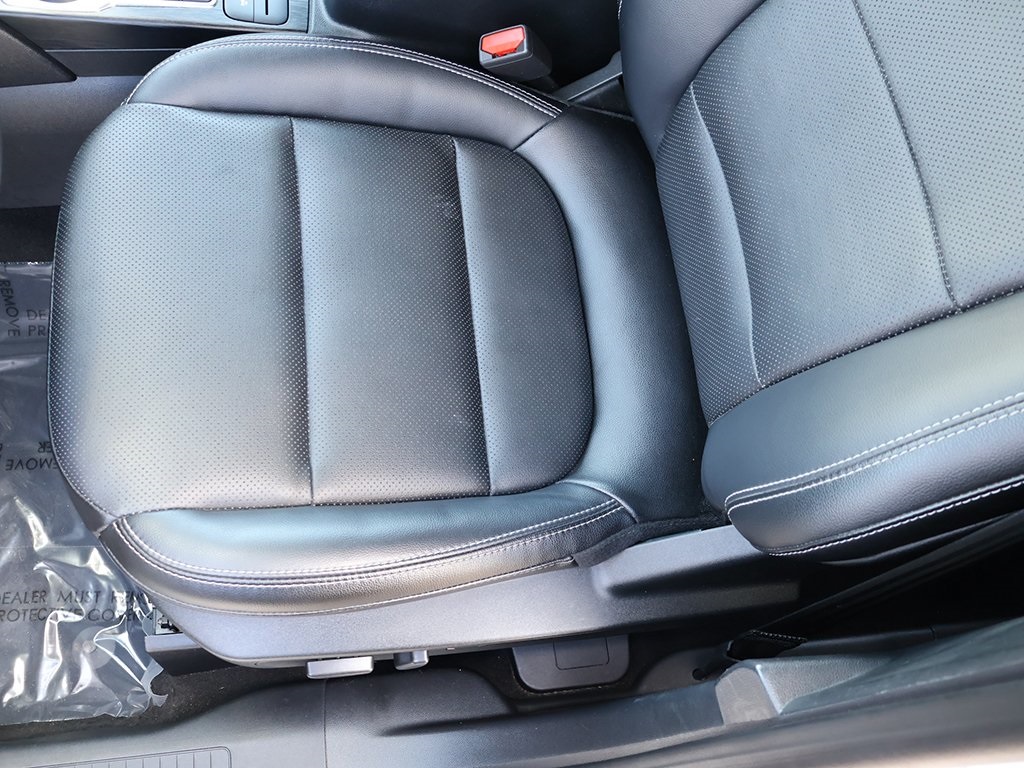 2022 Ford Escape SEL photo 34