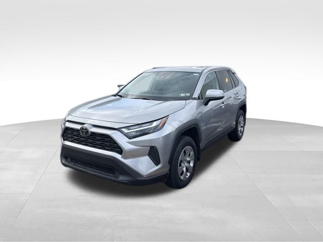 2023 Toyota RAV4 LE's photo
