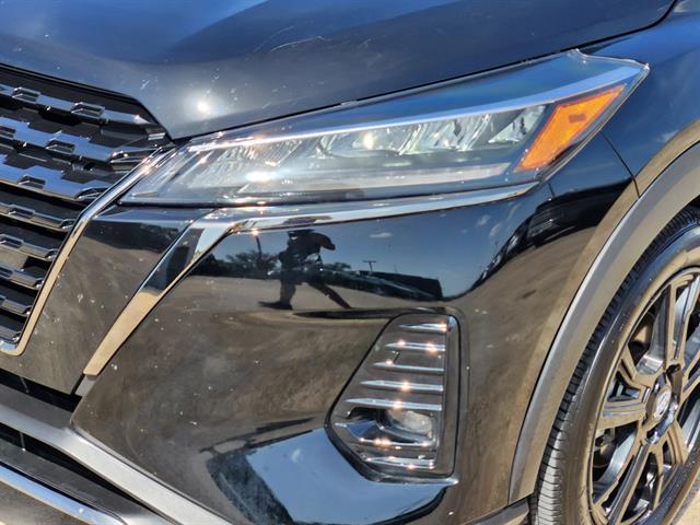 2024 Nissan Kicks SR photo 3