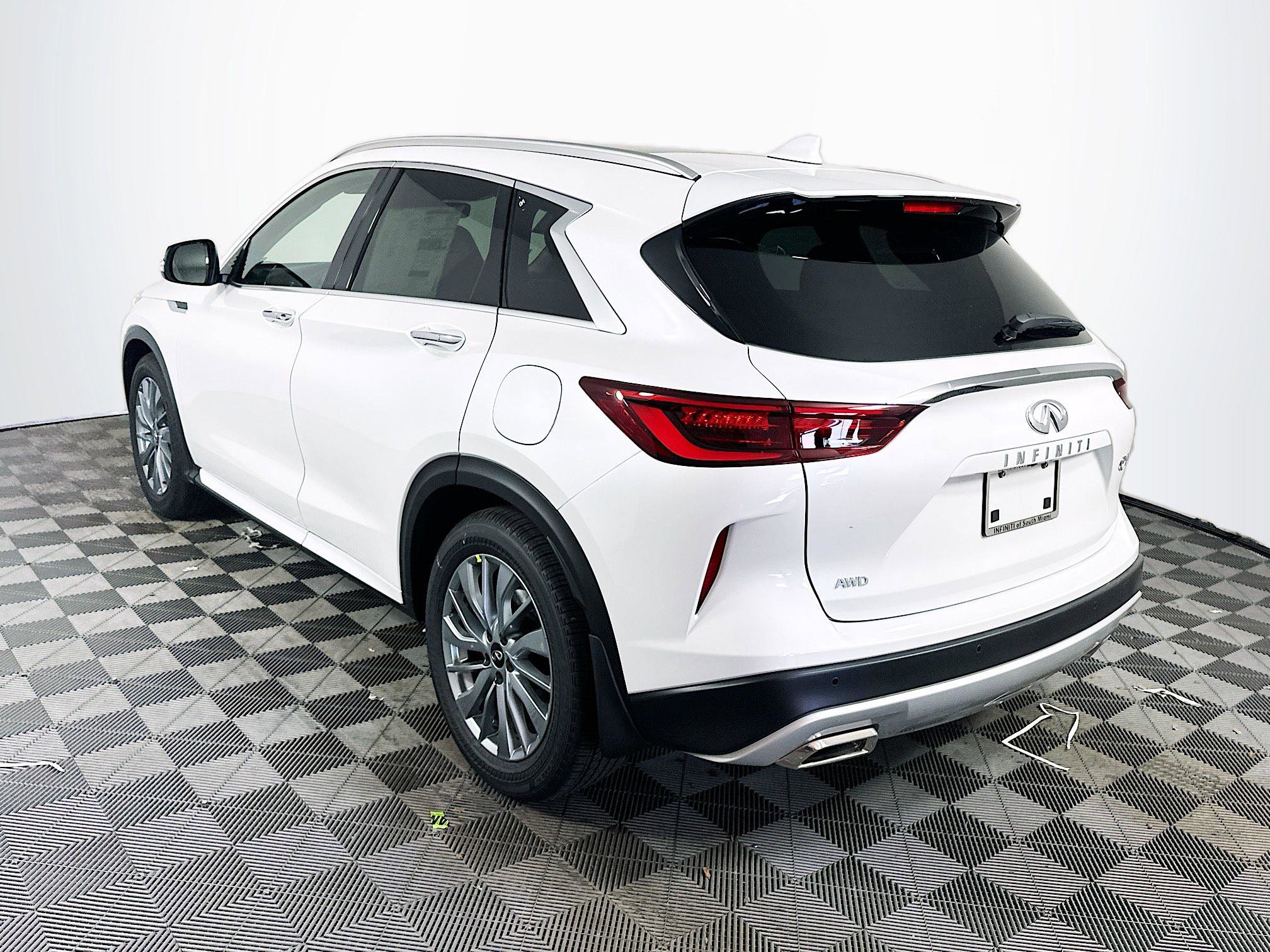 2025 Infiniti QX50 Luxe photo 4