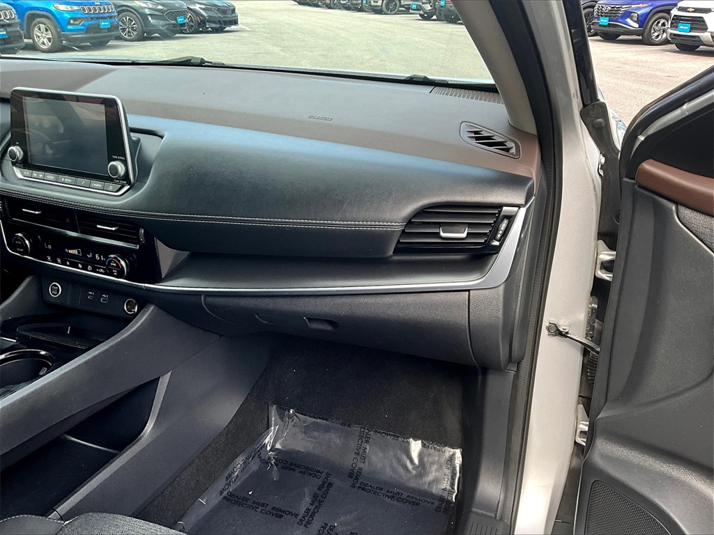 2021 Nissan Rogue SV photo 12
