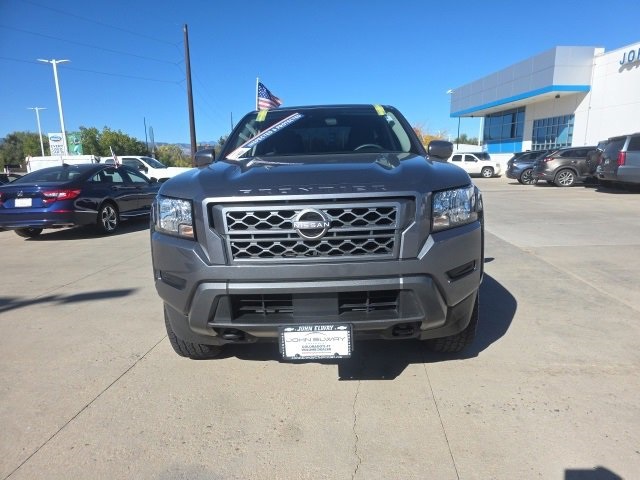 2022 Nissan Frontier SV photo 2