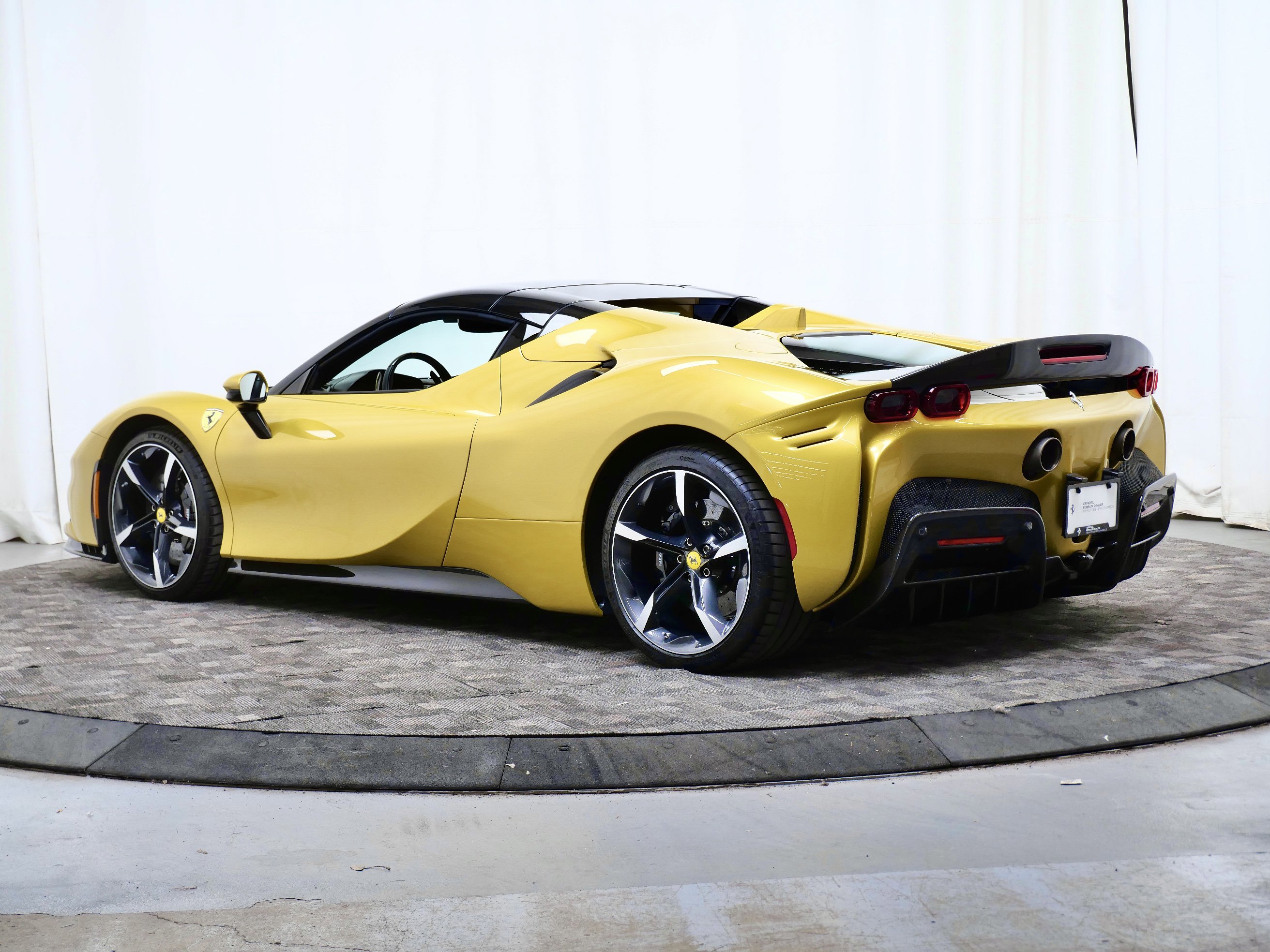 2022 Ferrari SF90 Spider Assetto Fiorano photo 3