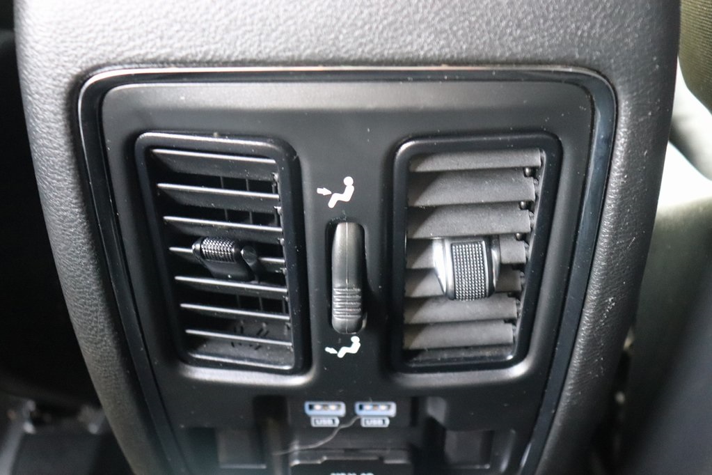2021 Jeep Grand Cherokee Anniversary Edition photo 18