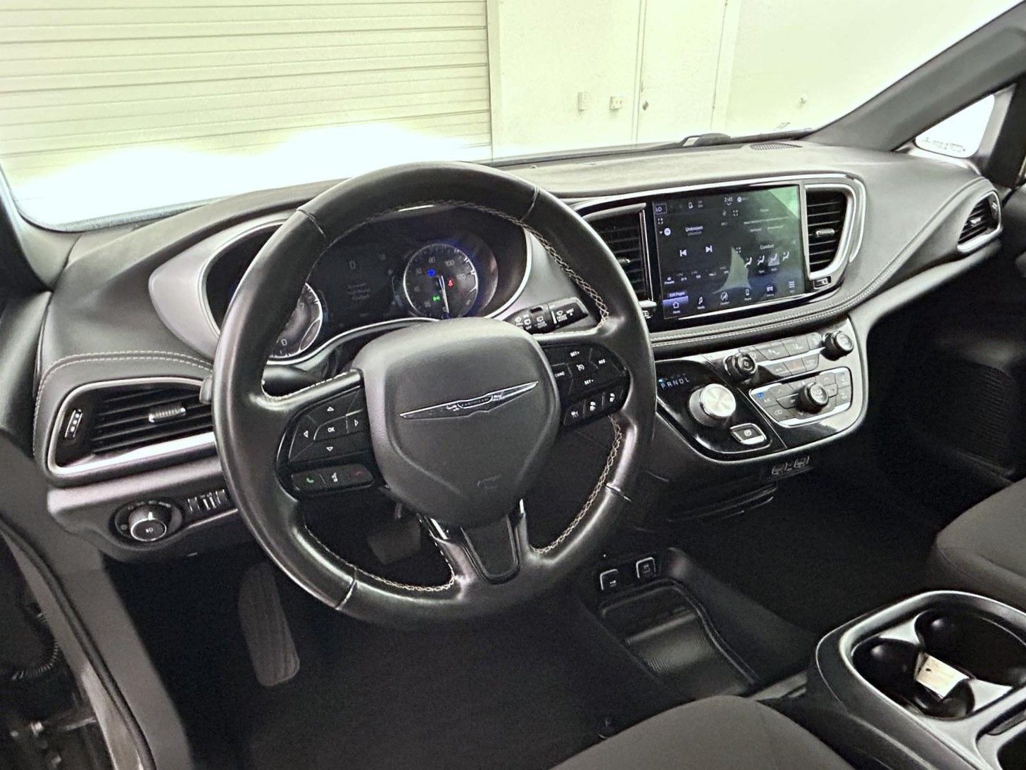 2021 Chrysler Pacifica Touring photo 13